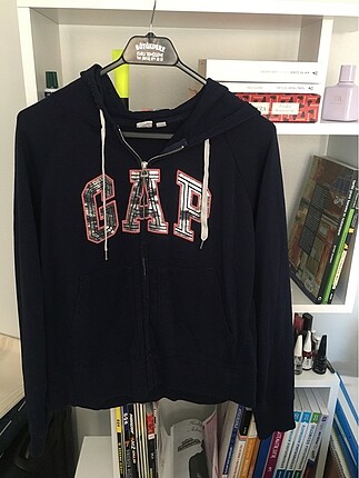 Gap sweatshirt