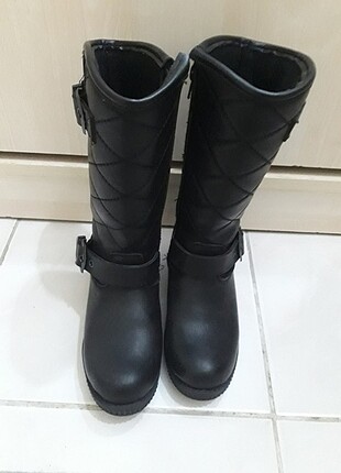 32 numara çocuk botu