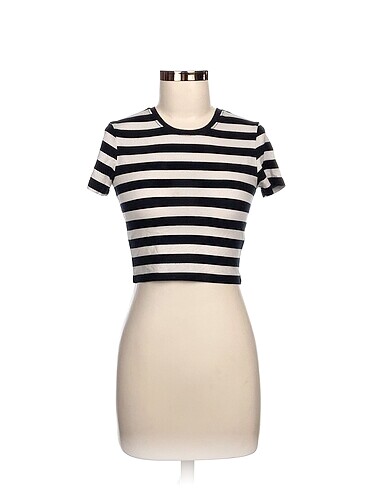 Dilvin T-shirt %70 İndirimli.