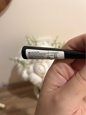 Farmasi Farmasi eyeliner / dipliner