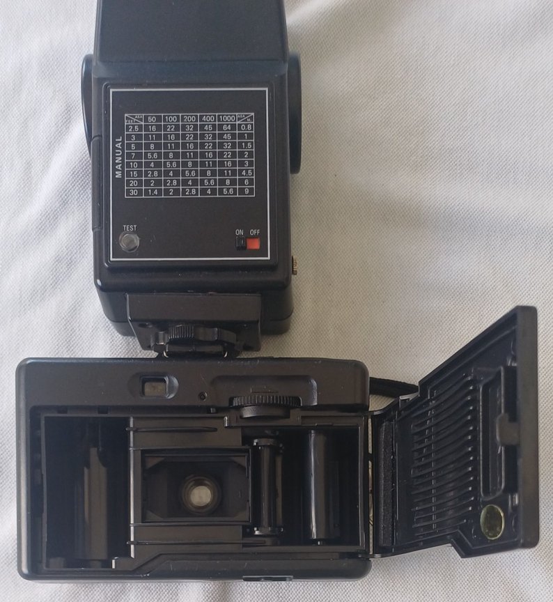 Kobol 25S Flaşlı Siyah Axe Film Kamerası - Görsel 2