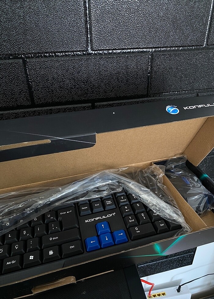 KONFULON KABLOSU KLAVYE MOUSE SET - Görsel 3