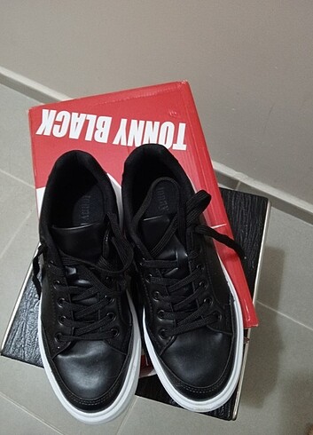 37 Beden siyah Renk Tonny Black günlük spor