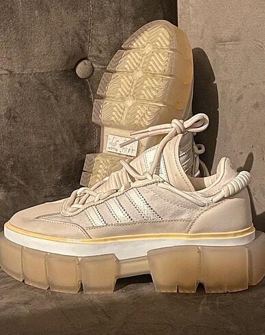36 Beden Adidas orijinal spor ayakkabı