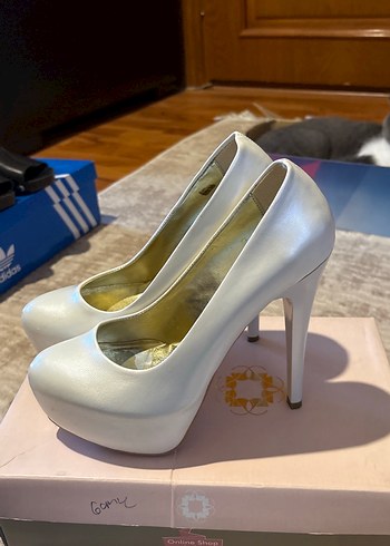 Topuklu gelinlik için - Görsel 2