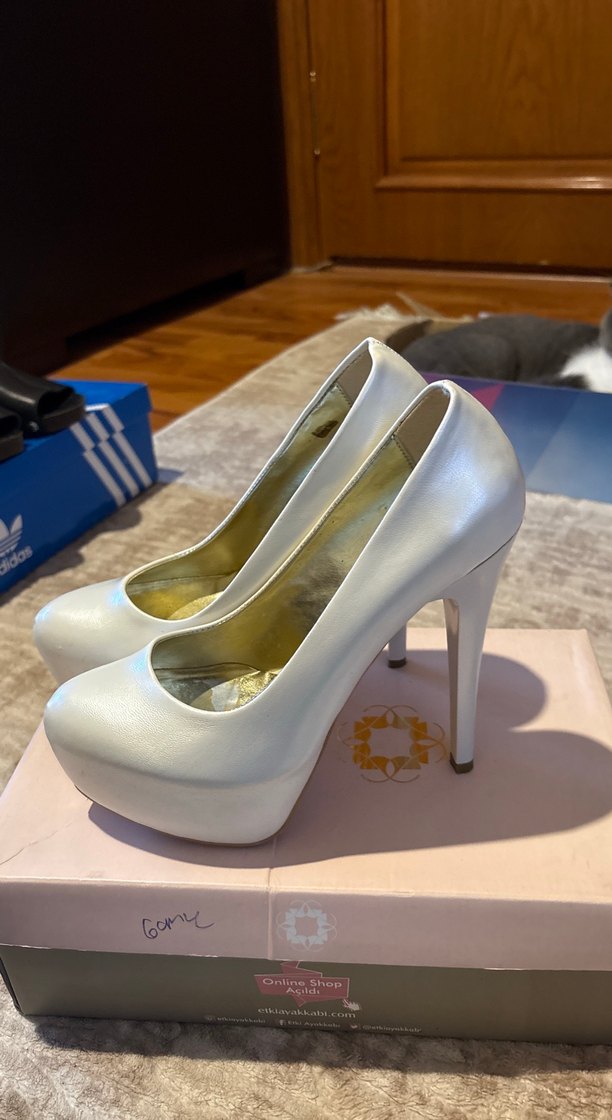 Topuklu gelinlik için - Görsel 2