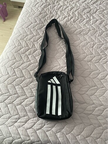 Adidas çanta