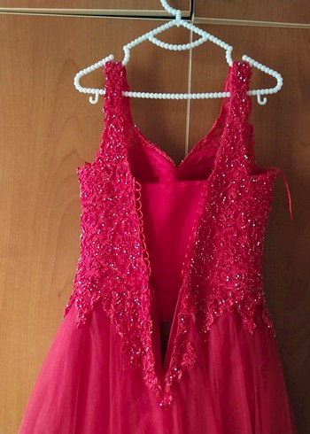 Klasik Şıklıkta Kırmızı Uzun Abiye Elbise - Görsel 4