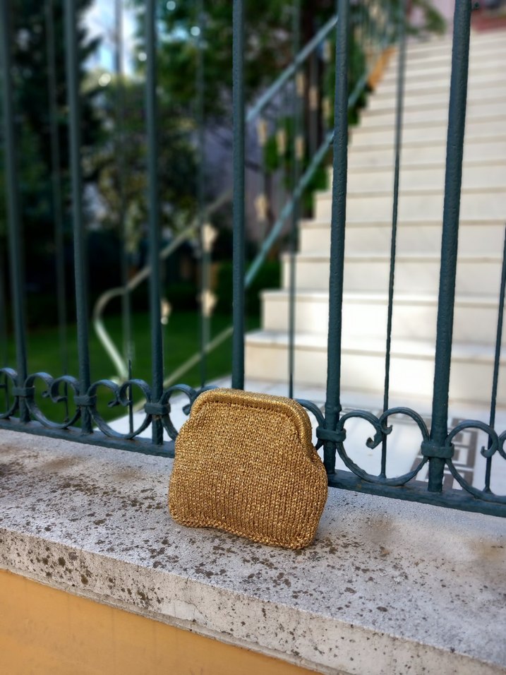 Örgü Altın Kadın Portföy Çanta - Görsel 2