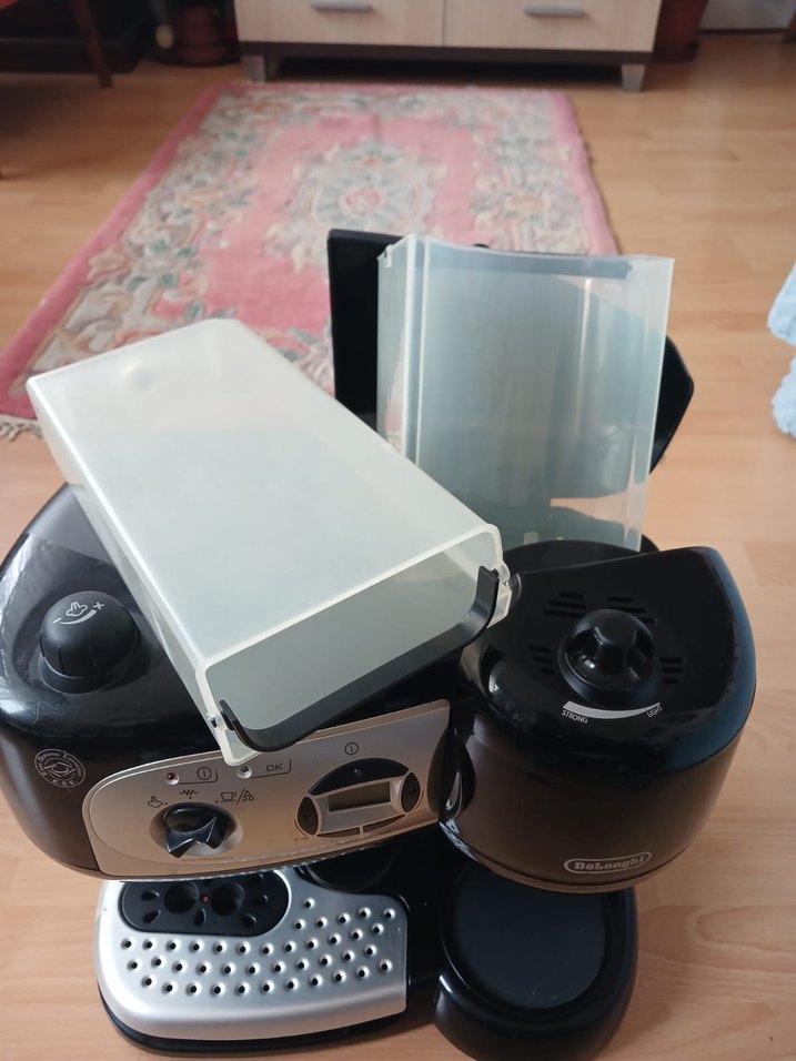 Gri DeLonghi Kahve Makinesi 35x25,5 cm - Görsel 2