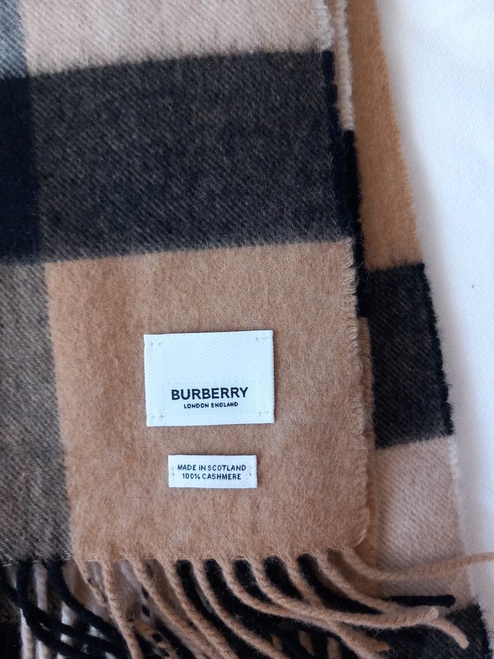 Burberry

Check Bej Kaşmir Kadın Atkı - Görsel 3