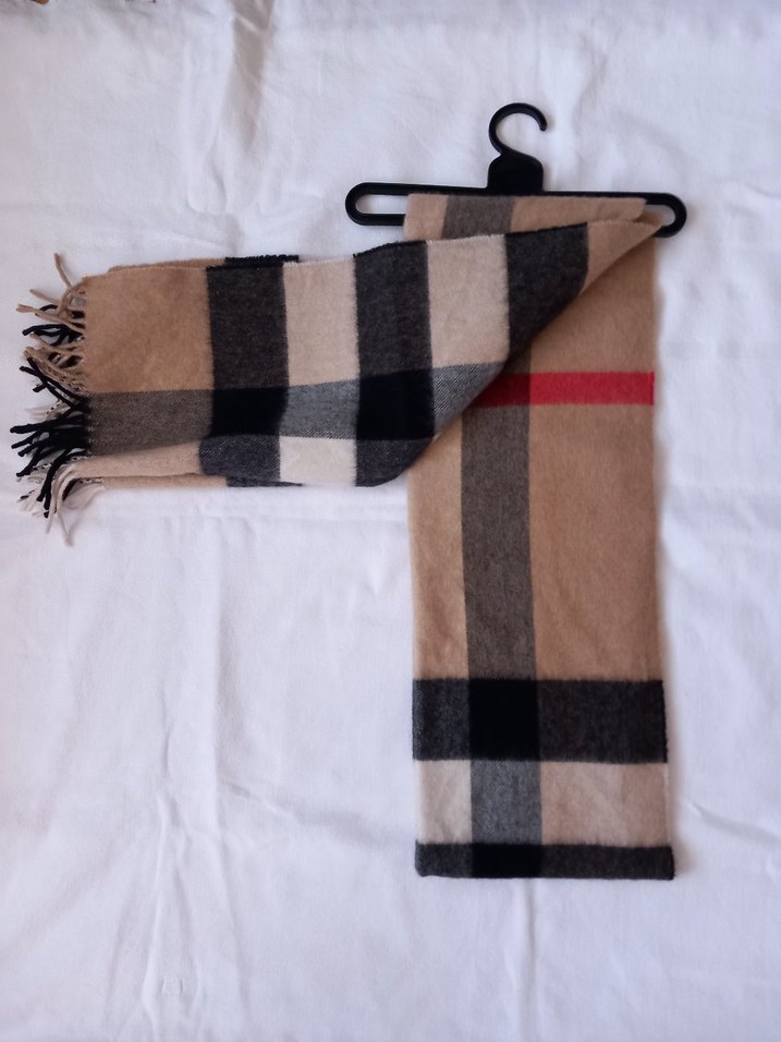 Burberry

Check Bej Kaşmir Kadın Atkı - Görsel 4