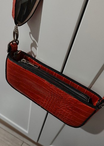 Kırmızı Deri Yılan Desenli Kadın Çanta - Görsel 3