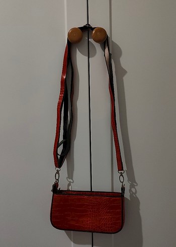 Kırmızı Deri Yılan Desenli Kadın Çanta - Görsel 6