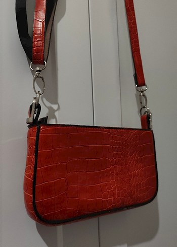 Kırmızı Deri Yılan Desenli Kadın Çanta - Görsel 2