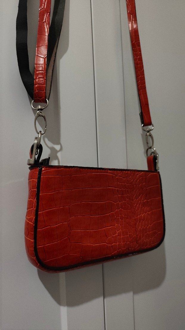 Kırmızı Deri Yılan Desenli Kadın Çanta - Görsel 2