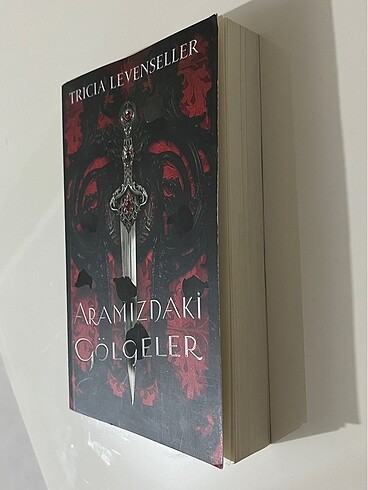  Aramızdaki Gölgeler martı yayınları