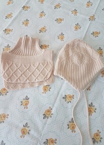 H&M H&M kız bebek şapka boyunluk