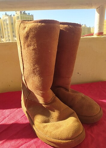 UGG bot