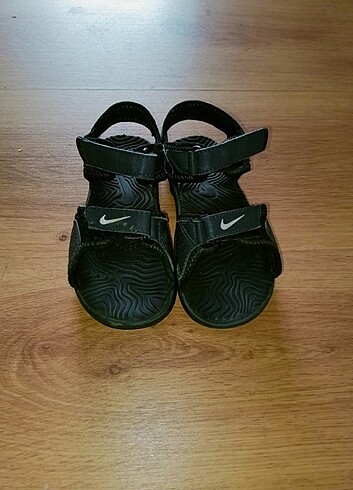 Nike erkek çocuk sandaleti 