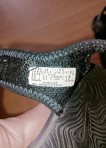 27 Beden siyah Renk Nike erkek çocuk sandaleti