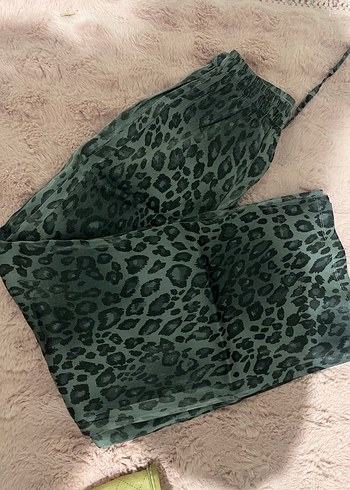 Leopar Desenli Gri Kadın Salaş Kumaş Pantolon