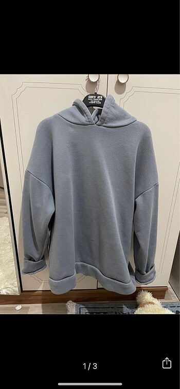 Gri kapüşonlu sweatshirt
