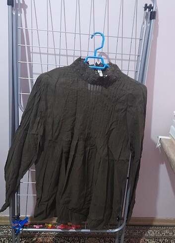 46 Beden haki Renk Bluz #bluz yeşil yepyeni bluz h&m marka