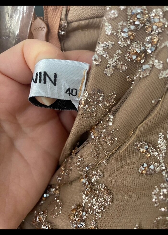 Abiye elbise 40 beden ancak kalıbı dar 38 olur - Görsel 5