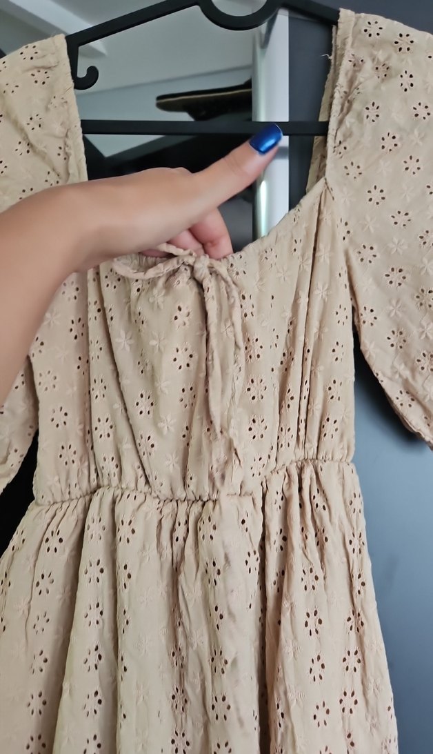 Bej Nakışlı V Yaka elbise - Görsel 2