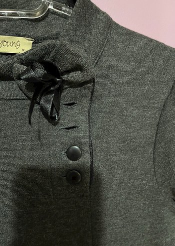 Düğmeli Kısa Kollu Gri Midi Elbise - Görsel 5