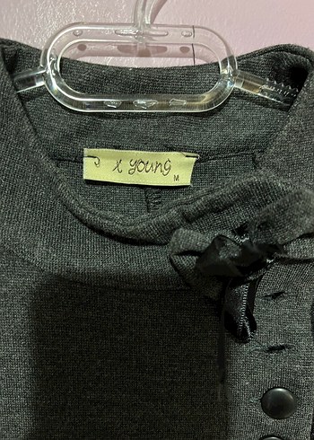 Düğmeli Kısa Kollu Gri Midi Elbise - Görsel 4