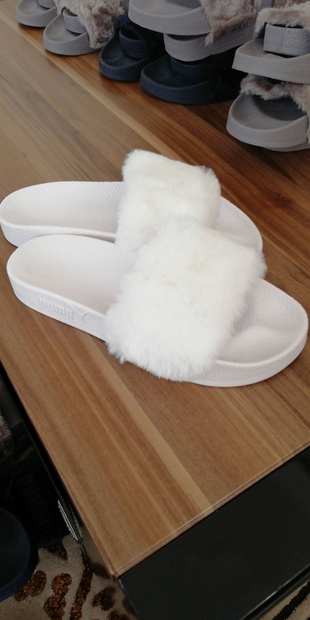 Beyaz #tüylü #pumafentymodel 