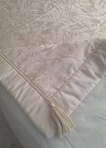 İşlemeli Beyaz Yatak Örtüsü - Görsel 5