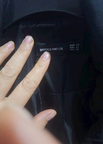 Düğmeli Siyah Midi Boy Kadın Yağmurluk - Görsel 5