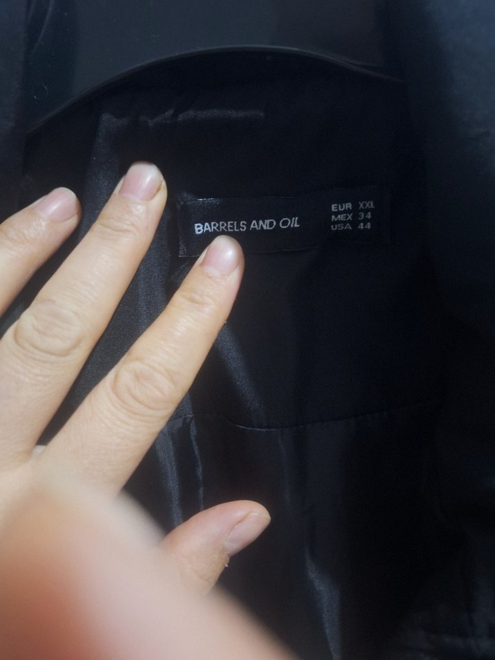 Düğmeli Siyah Midi Boy Kadın Yağmurluk - Görsel 5