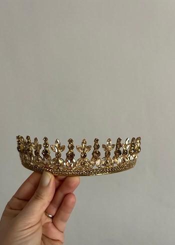 Altın Renk Parlak Taşlı Gelin Tacı - Görsel 4