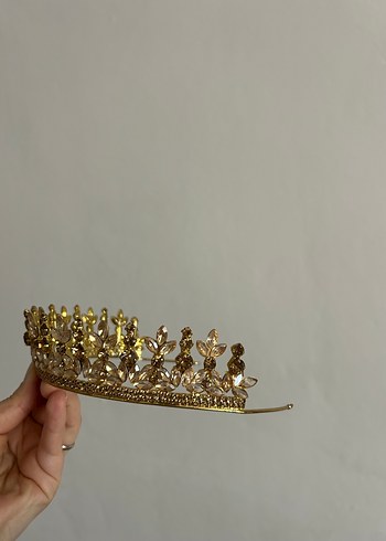 Altın Renk Parlak Taşlı Gelin Tacı - Görsel 3