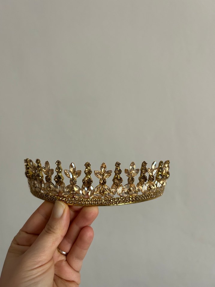 Altın Renk Parlak Taşlı Gelin Tacı - Görsel 4