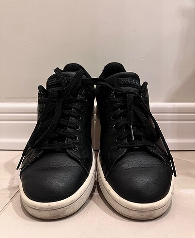 Addidas spor ayakkabı