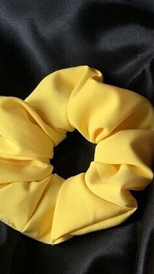 Mango Scrunchies