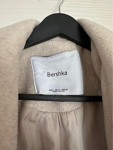 s Beden Bershka kaban
