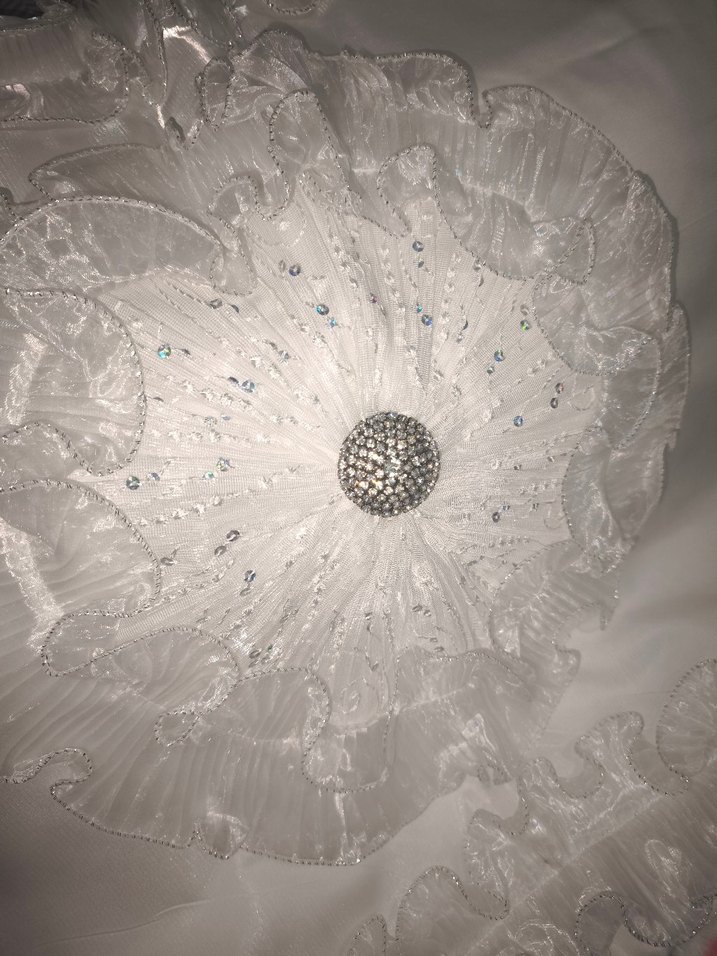 İşlemeli Beyaz saten Yatak Örtüsü - Görsel 3