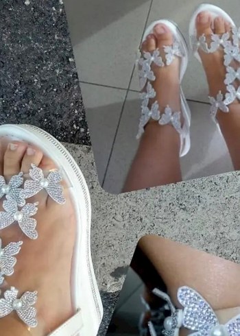 37 Beden beyaz Renk taşlı kelebek inci detaylı sandalet