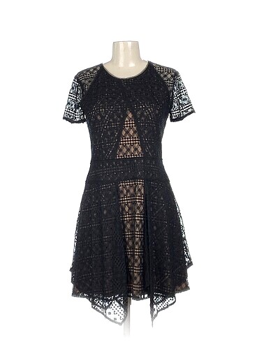 BCBG Maxazria Kısa Elbise %70 İndirimli.