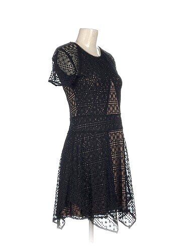 BCBG Maxazria BCBG Maxazria Kısa Elbise %70 İndirimli.