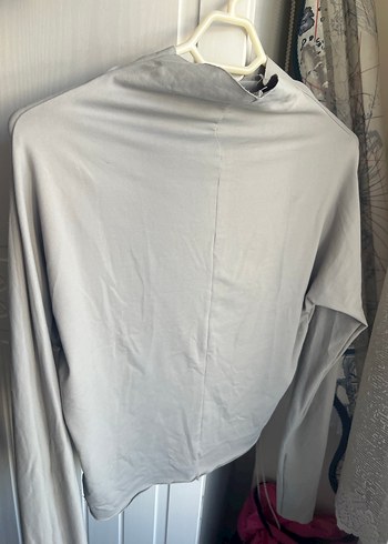 Gri Yüksek Yakalı Bluz - Görsel 2