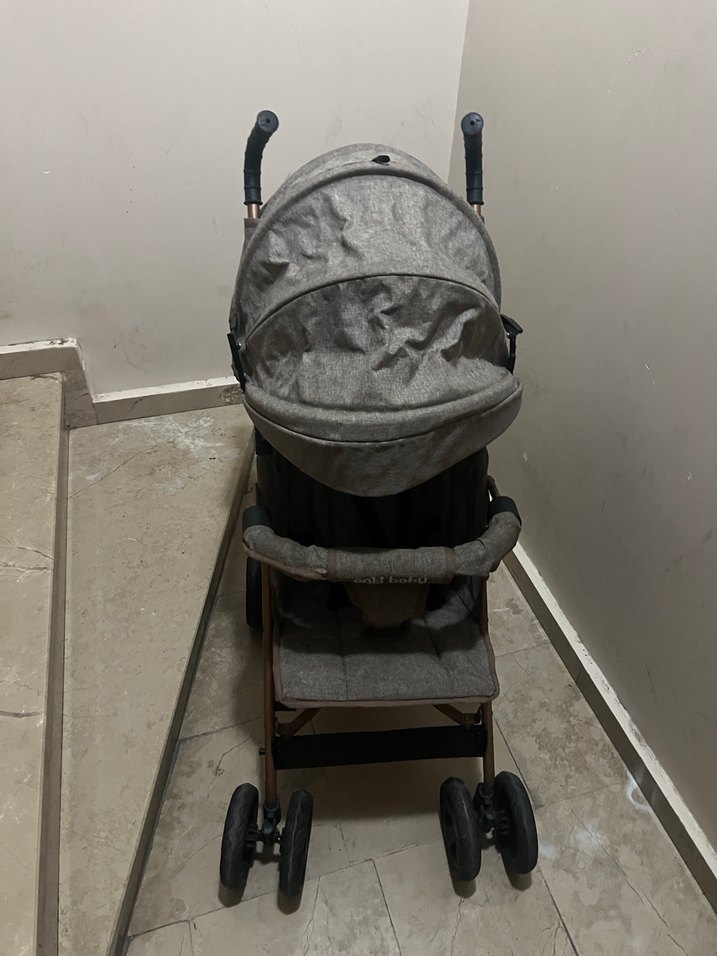 Gri Bebek Arabası Katlanabilir Model - Görsel 3