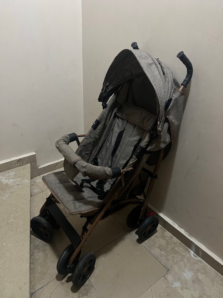 Gri Bebek Arabası Katlanabilir Model - Görsel 4