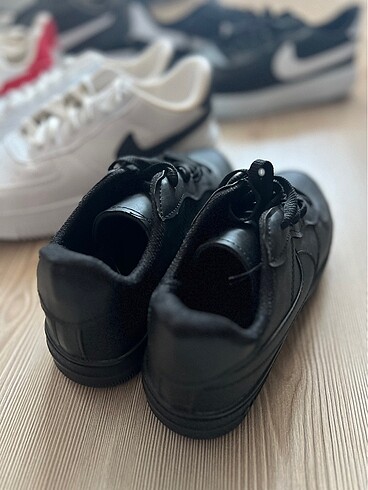 37 Beden siyah Renk Nike air 37 numara spor ayakkabı